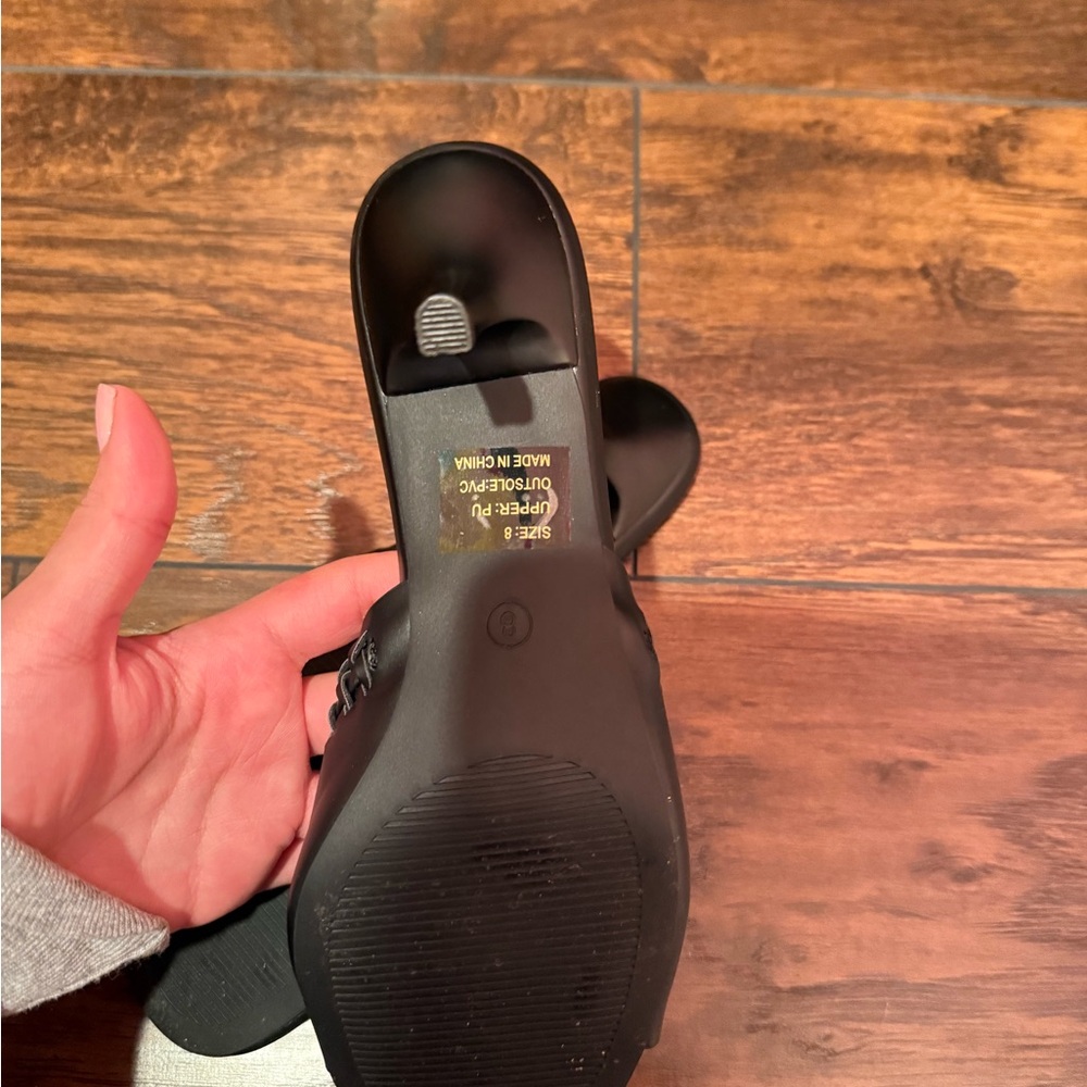 Kitten Heels - Picture 3 of 4